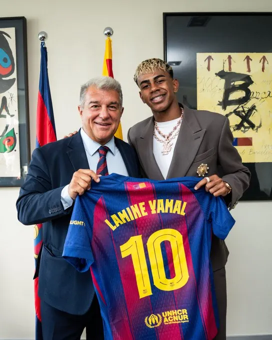 VIDEO | 🚨¡Lamine Yamal toma el trono del Barça!👑 Ya es el nuevo ‘10’ y firma contrato millonario hasta 2031💰🔥