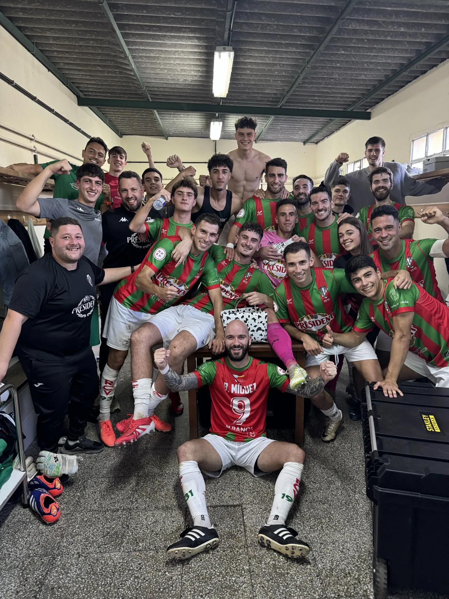 🧨 “Huracán chairego en A Magdalena: el Villalbés destroza al Arosa en diez minutos (3-1)”
