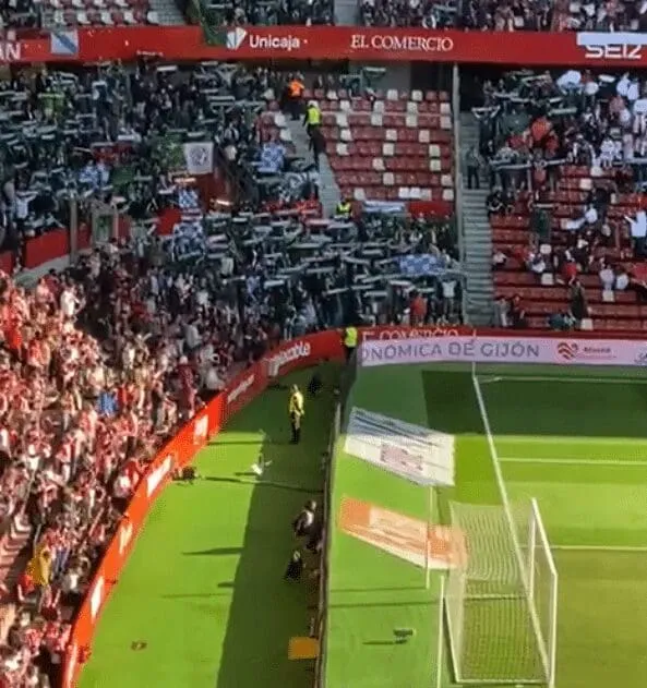 El Racing revive en el Molinón: fin a la mala racha con una victoria de prestigio (1-3)