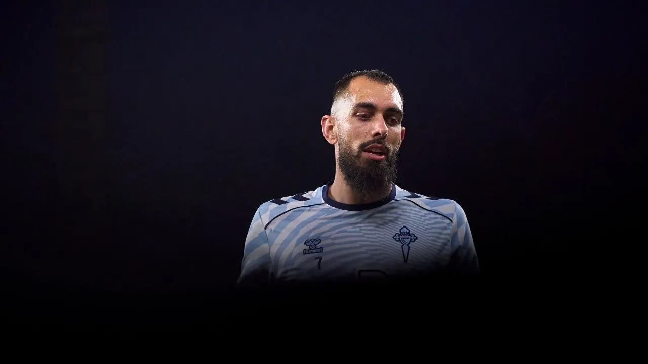 Borja Iglesias, unas dos semanas fuera: el Celta pierde a su campeón del mundo en el tramo más exigente