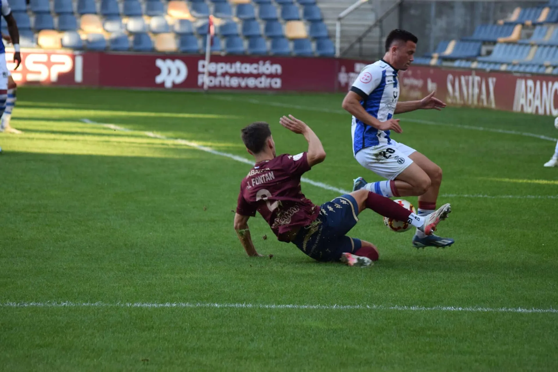 El Pontevedra no culmina la remontada y suma un punto frente al Avilés (1-1)