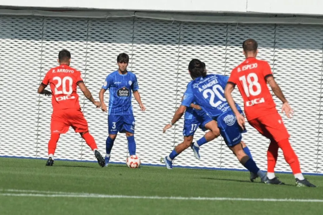 El Ourense CF se estrella en su estreno en O Couto ante un sólido Osasuna Promesas