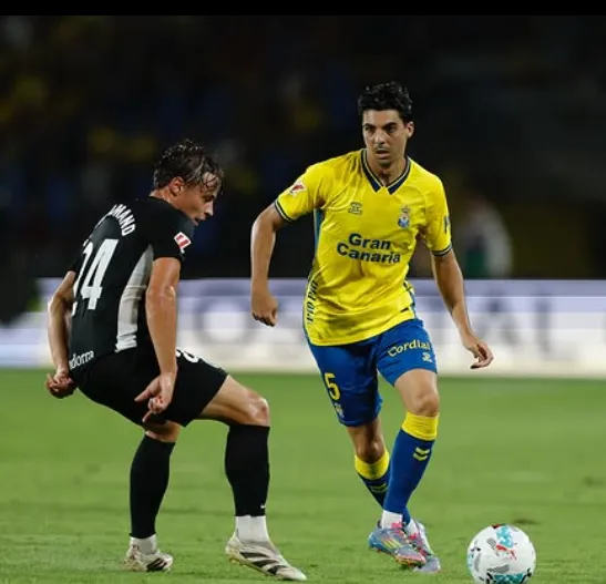 🔵⚪ El Deportivo se lanza a por Clemente, el comodín defensivo que también seduce al Almería
