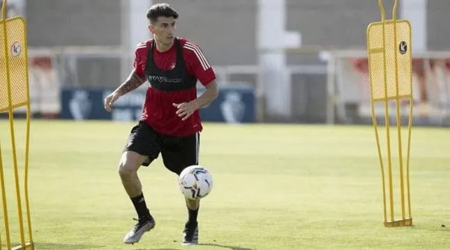 El mediocentro Luis Perea nuevo refuerzo para el Racing Club Ferrol
