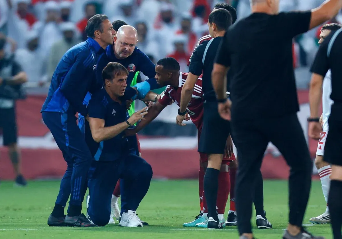 😱 ¡Susto monumental en Doha! Lopetegui acaba en el suelo tras un pelotazo en pleno Qatar–EAU
