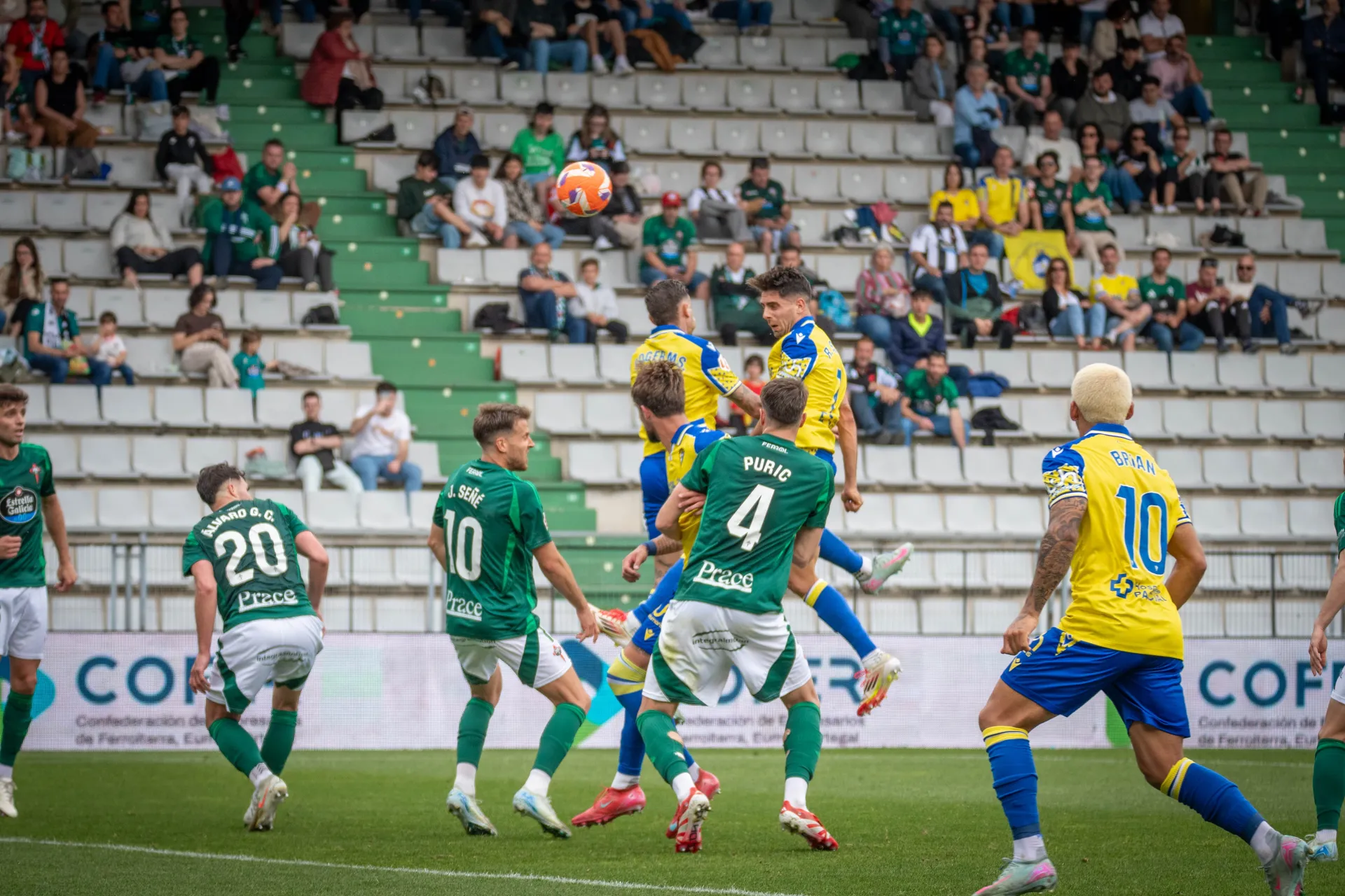De la pitada al aplauso: Chiki decide en un Racing–Cádiz sin historia (1-0)