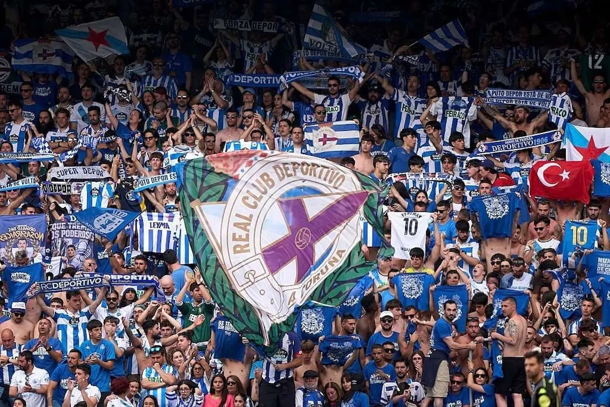 El Dépor acelera sus fichajes para competir tras volver a Primera