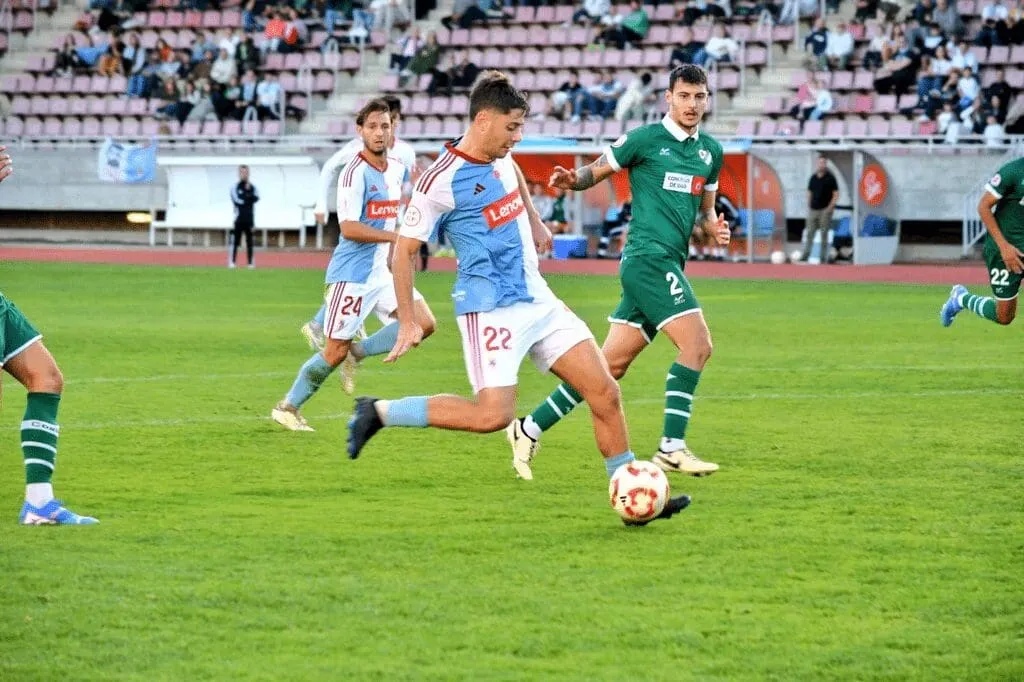 El “Compos” se llevó un disputado e igualado derby