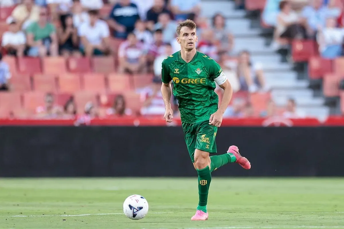 El Deportivo se interesa por Diego Llorente y consulta al Betis