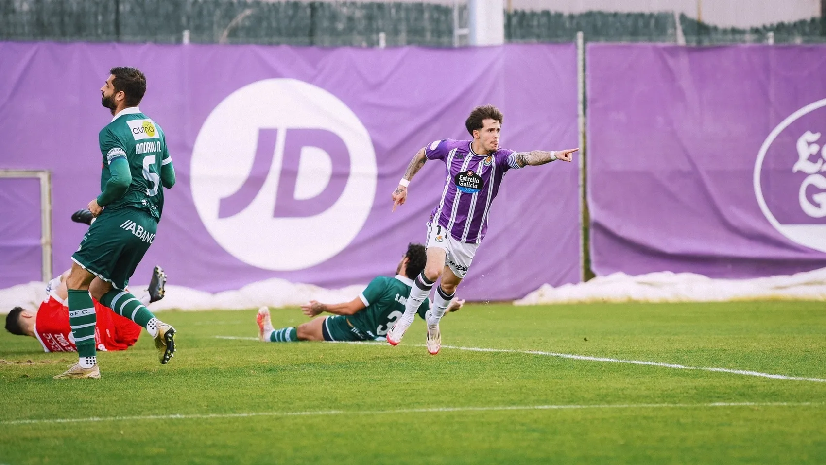 Sin premio en los Anexos: El Coruxo cae ante el Promesas (2-0)