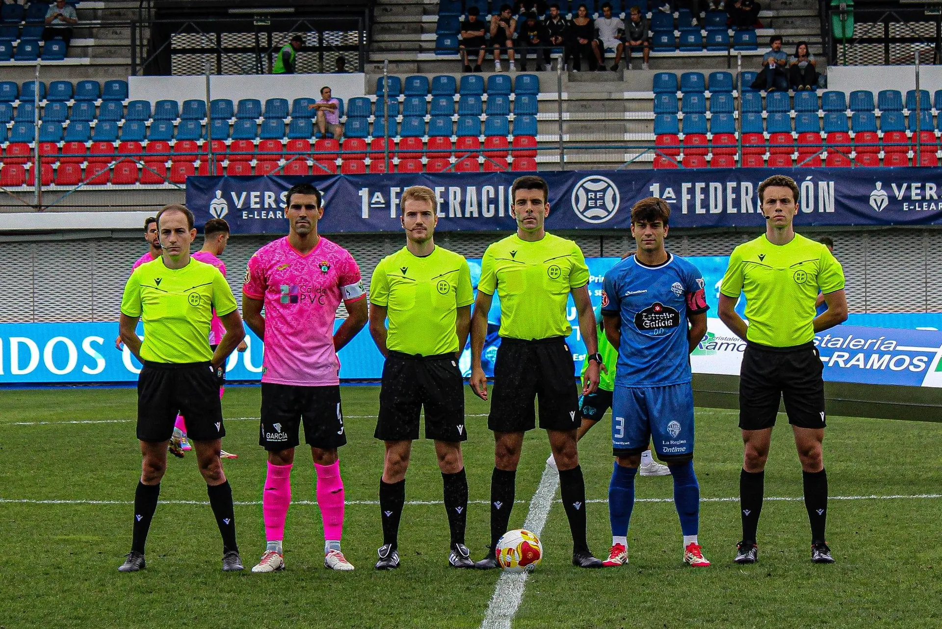 “El arbitraje condena al Ourense CF en su primera derrota del curso ⚽🔥”