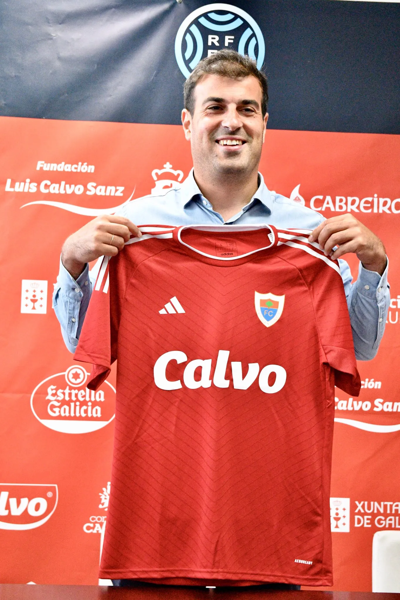 🚨¡Simón Lamas presentado como entrenador del Bergantiños FC! Juventud, carácter y ambición para asegurar la categoría 💥