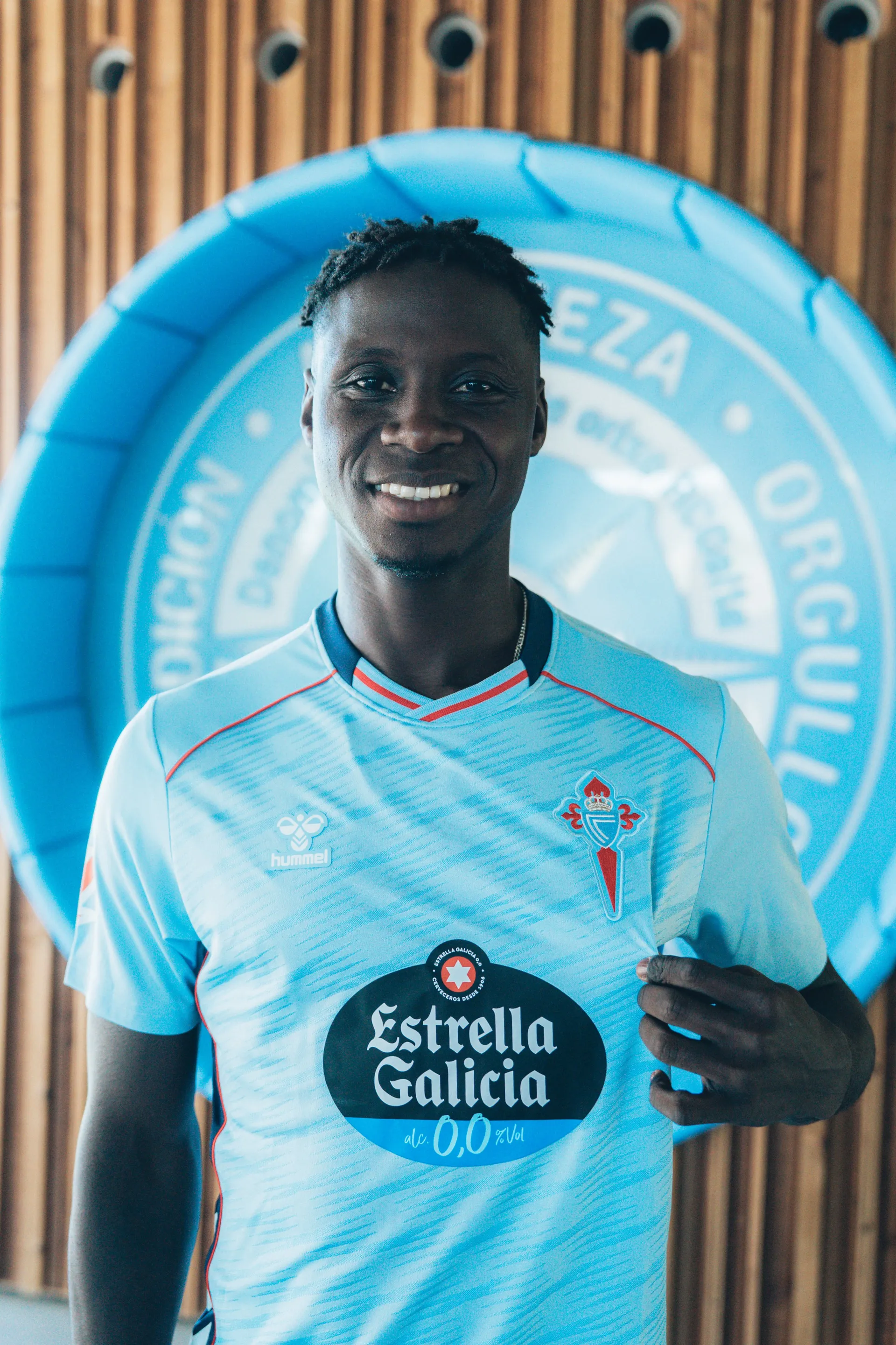 🚨 Fichaje en escena: Seyni Ndiaye ya pisa Vigo y revoluciona al Celta 💥