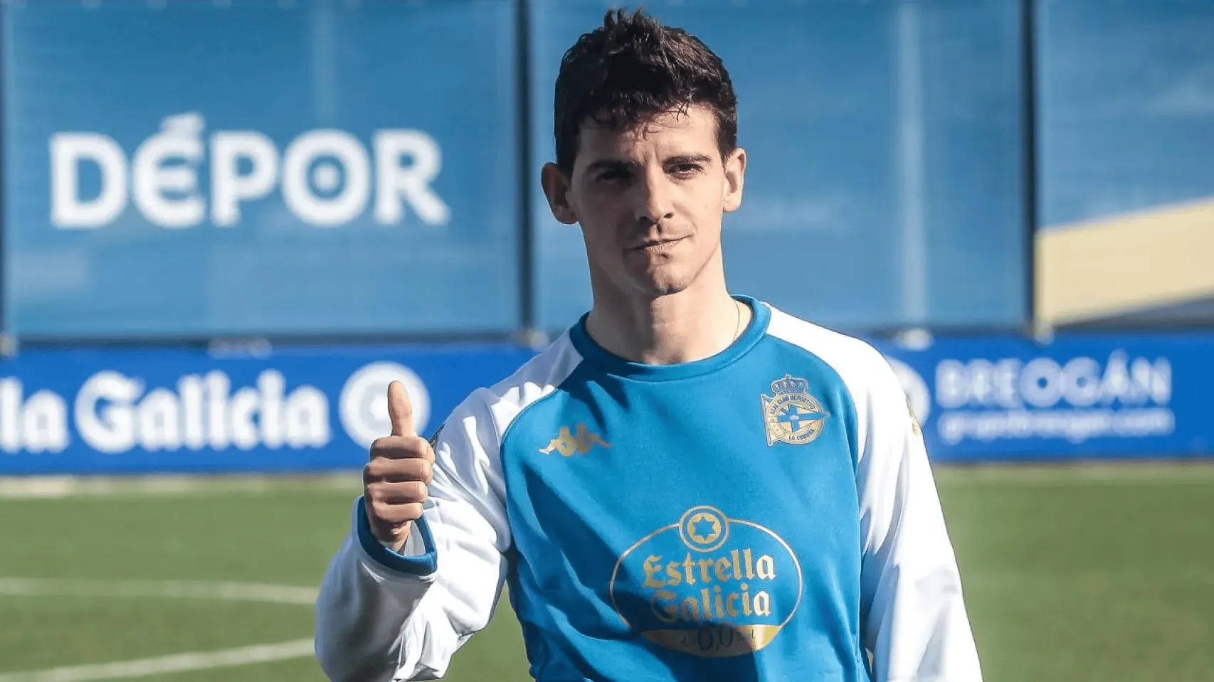 Hidalgo deja en el aire la continuidad de Riki en el once ante el Villarreal