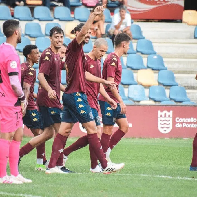 "El Pontevedra CF se lleva el Trofeo Luis Otero con un gol de Mario Gómez"