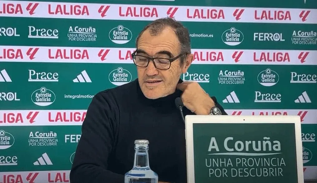 La gran incógnita del Racing: ¿debe continuar Carlos Mouriz tras el fracaso?