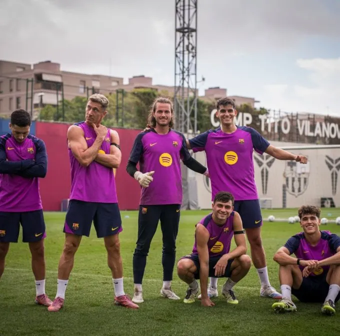 🔥 De invisible en Ferrol a entrenar con Pedri y Lewandowski: la increíble historia de Emilio Bernad (VIDEO)