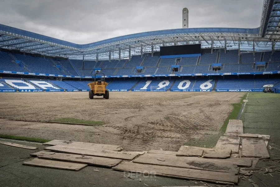 Riazor, patas arriba