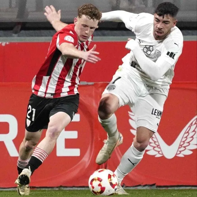 El CD Lugo deja escapar el triunfo en Lezama (2-2)