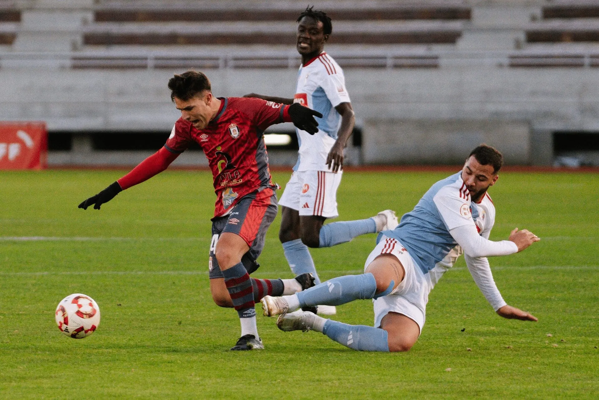 GALERÍA | Las imágenes del SD Compostela - Real Ávila