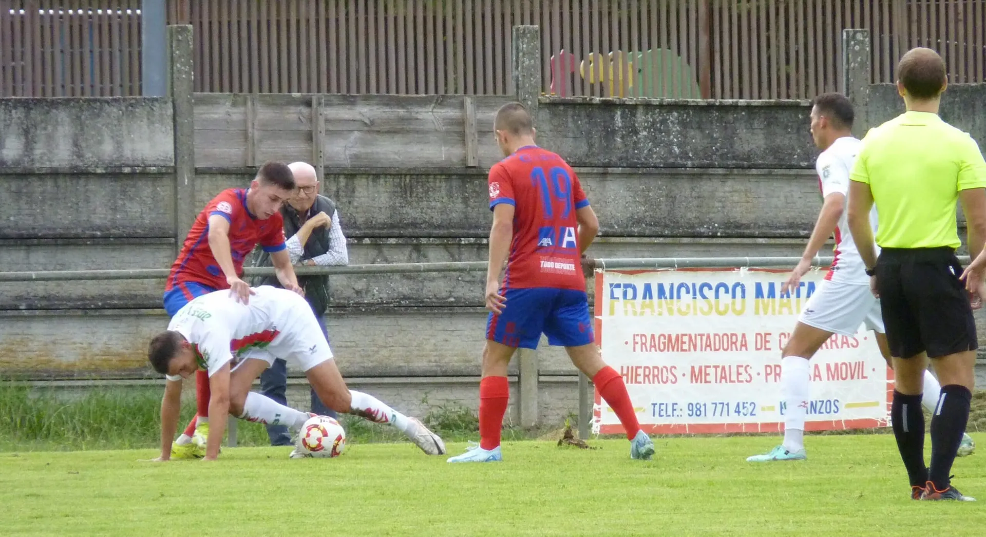 Villalbés, primer líder; Betanzos, primer colista
