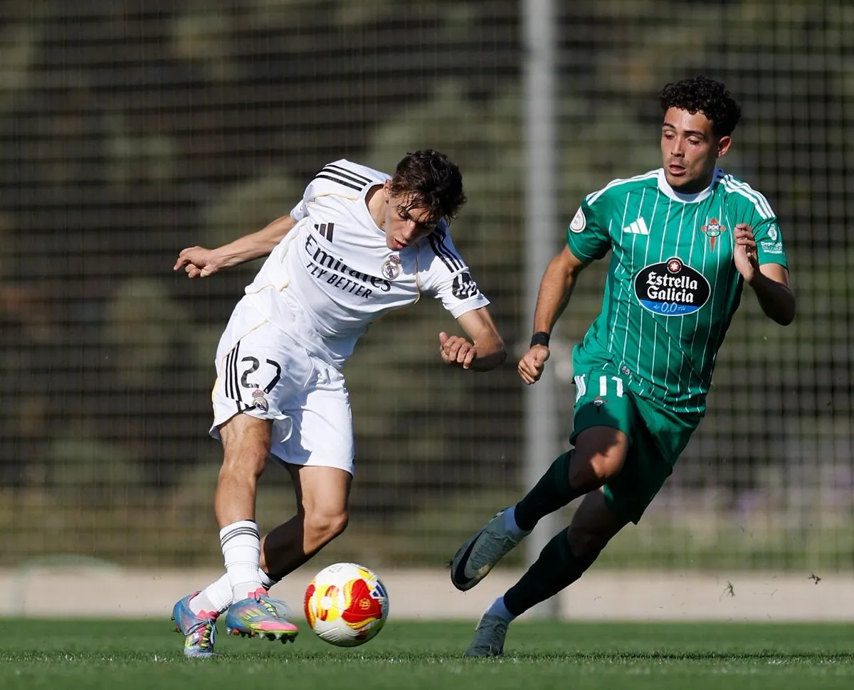🔥 El Racing vuela: Pascu sentencia en Valdebebas y los verdes suman su tercer triunfo consecutivo