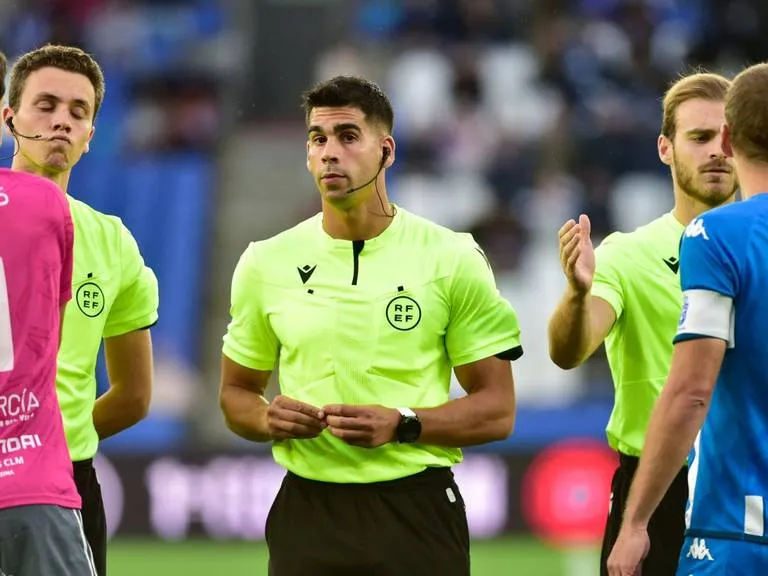 Tres de tres para el Deportivo con González Díaz al silvato
