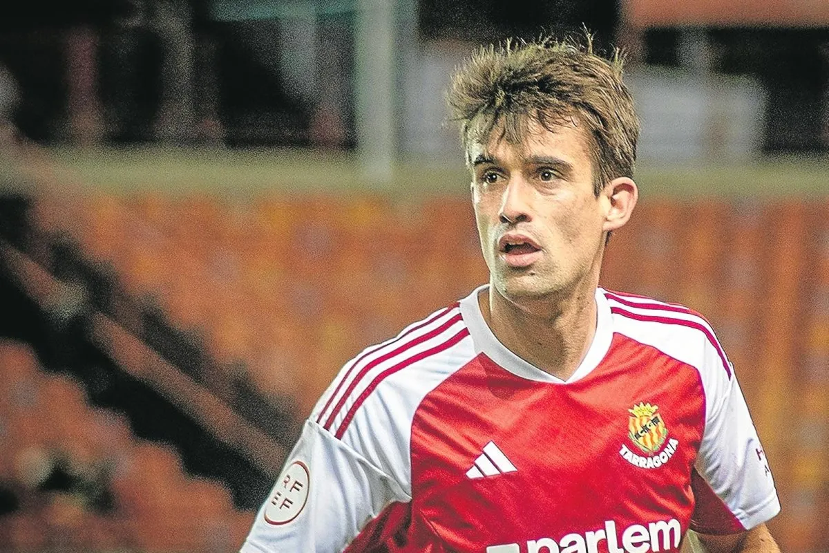 ✅ ¡Fichaje cerrado! Gorostidi se une al Racing Ferrol para liderar el mediocampo 💚⚔️
