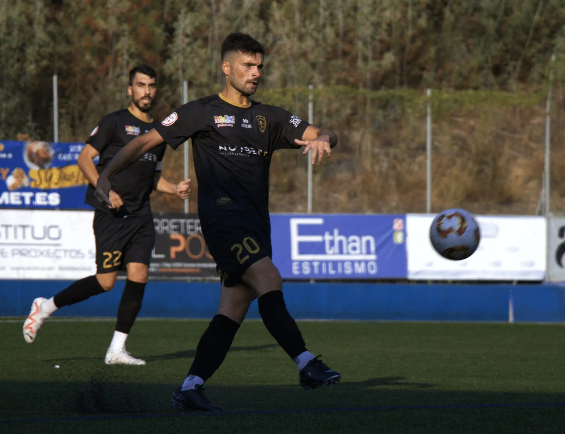 El Barbadás roza la épica pero cae en la lotería de los penaltis ante el Coruxo"