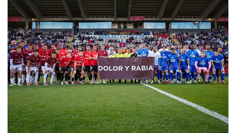 🔥 El fútbol de León y Galicia unió su fuerza en una noche que erizó la piel ⚽💚