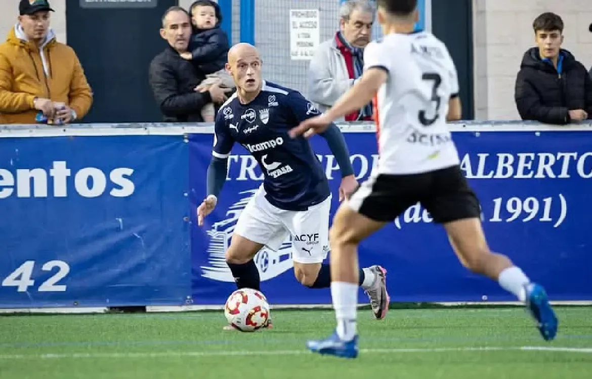 El ex del Racing de Ferrol que quiere subir a Segunda con el Antequera