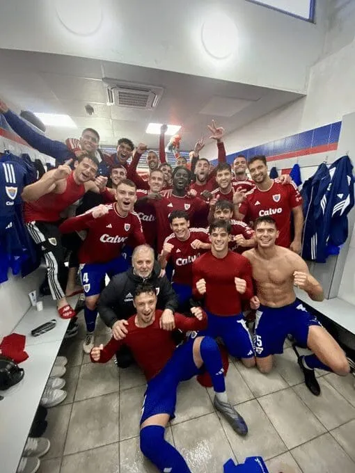 El Bergantiños se impone al Real Ávila bajo la lluvia con un gol decisivo en los últimos minutos