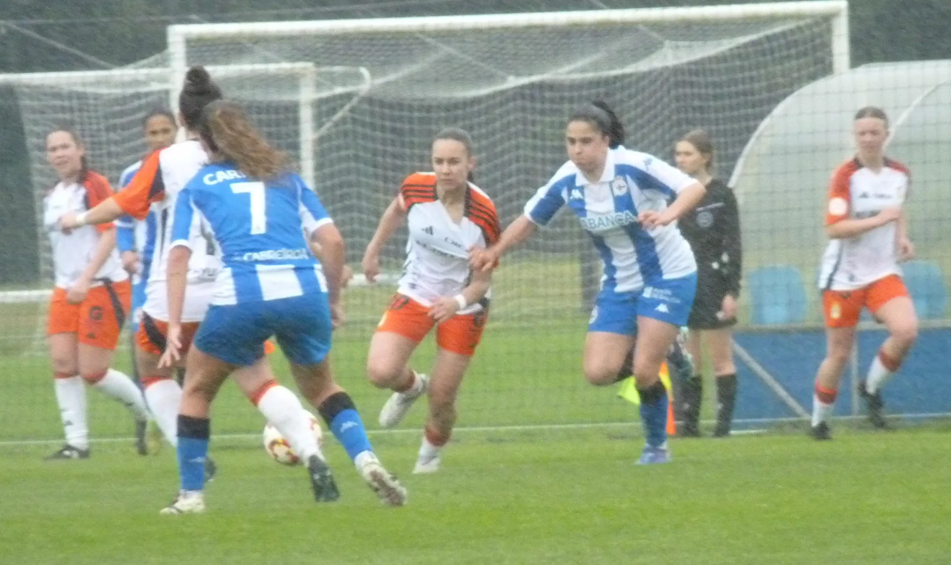 Un Apóstol de cinco estrellas acerca al Deportivo B al ascenso en tiempo de Pascua