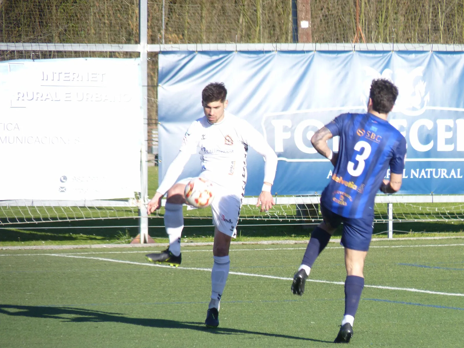 La Sarriana remonta un 0-2 y se mantiene en la lucha por el liderato