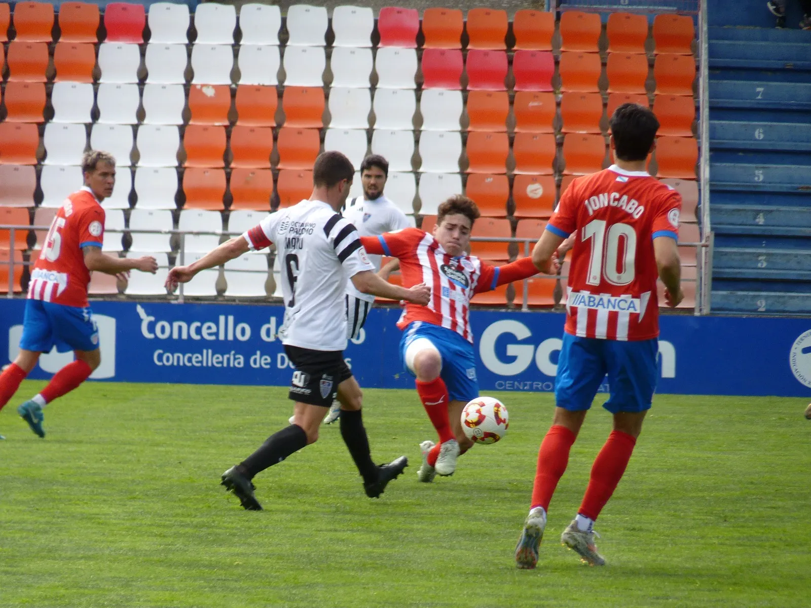 Otro mal arranque, otra derrota del Lugo, que cae ante la Segoviana (0-1)
