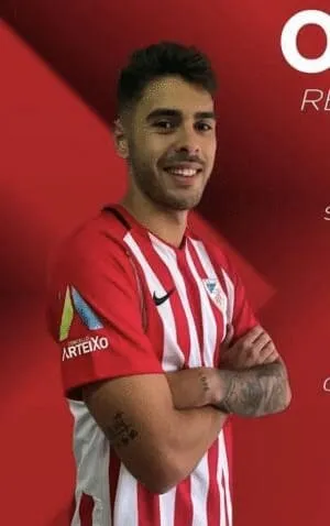 El Arosa incorpora al centrocampista Óscar Varela