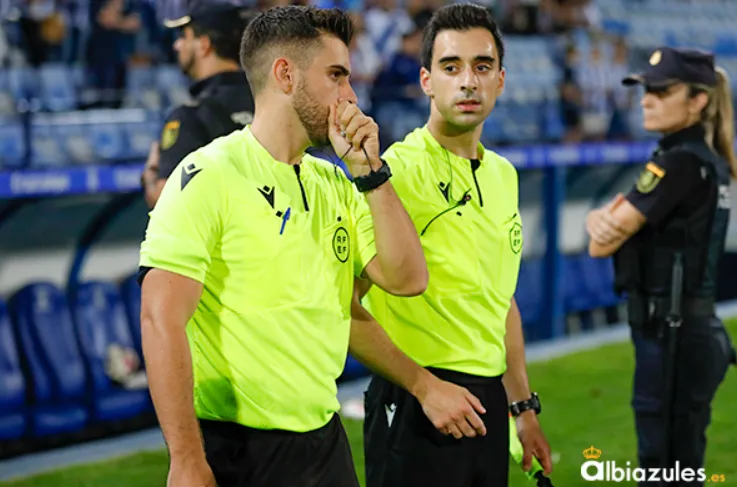 🚨 Máxima tensión en A Malata: Antonio Sánchez dirigirá el Racing–Ponferradina con polémicas en su historial