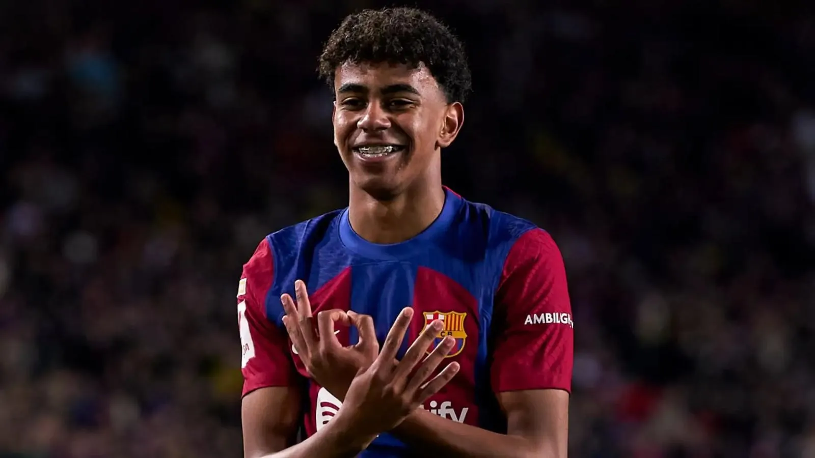 Lamine Yamal deslumbra y el Barcelona avanza con autoridad en la Champions
