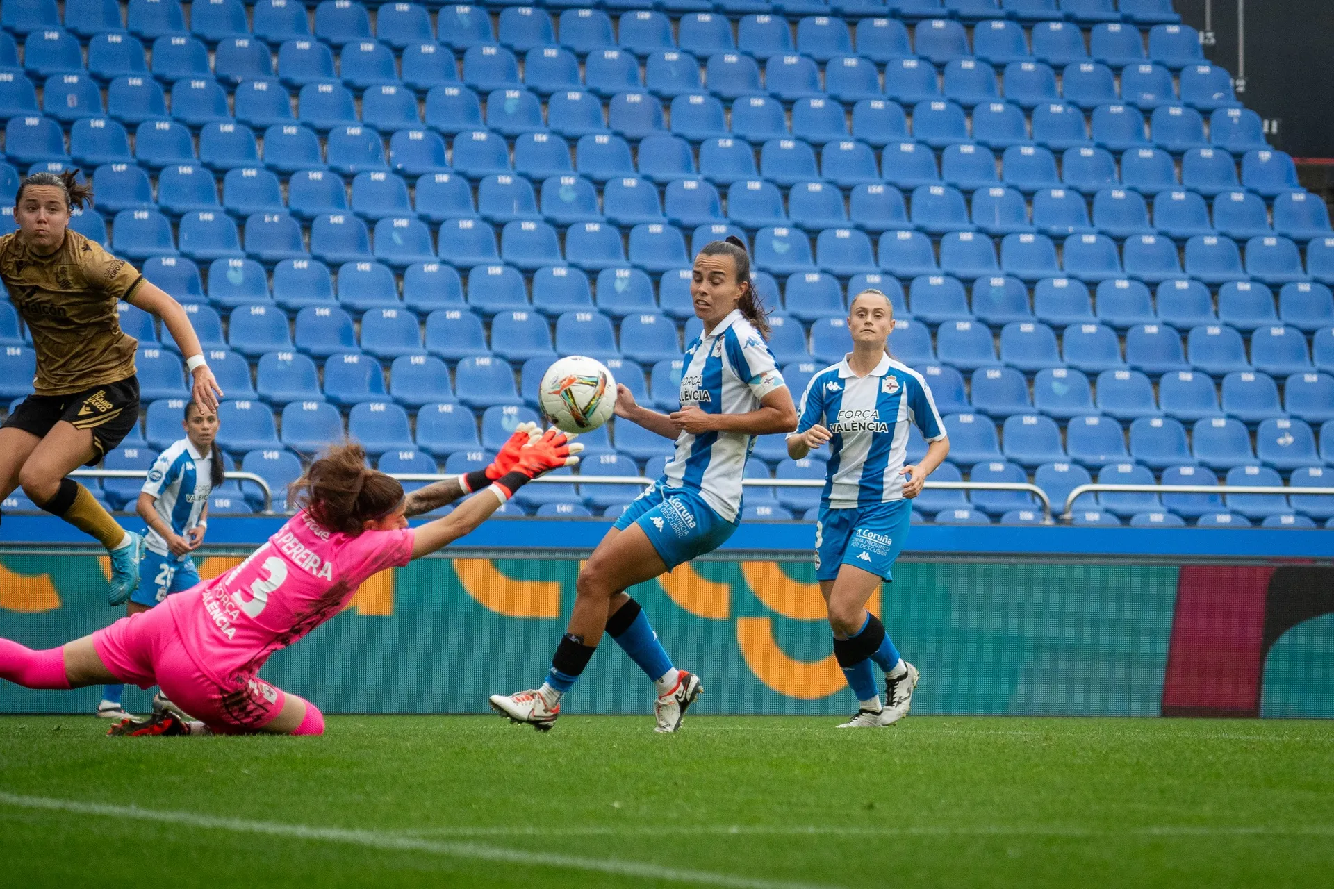 🧤¡SIGUE EL MURO! Inês Pereira RENUEVA con el Dépor ABANCA para la 2025-26🔥