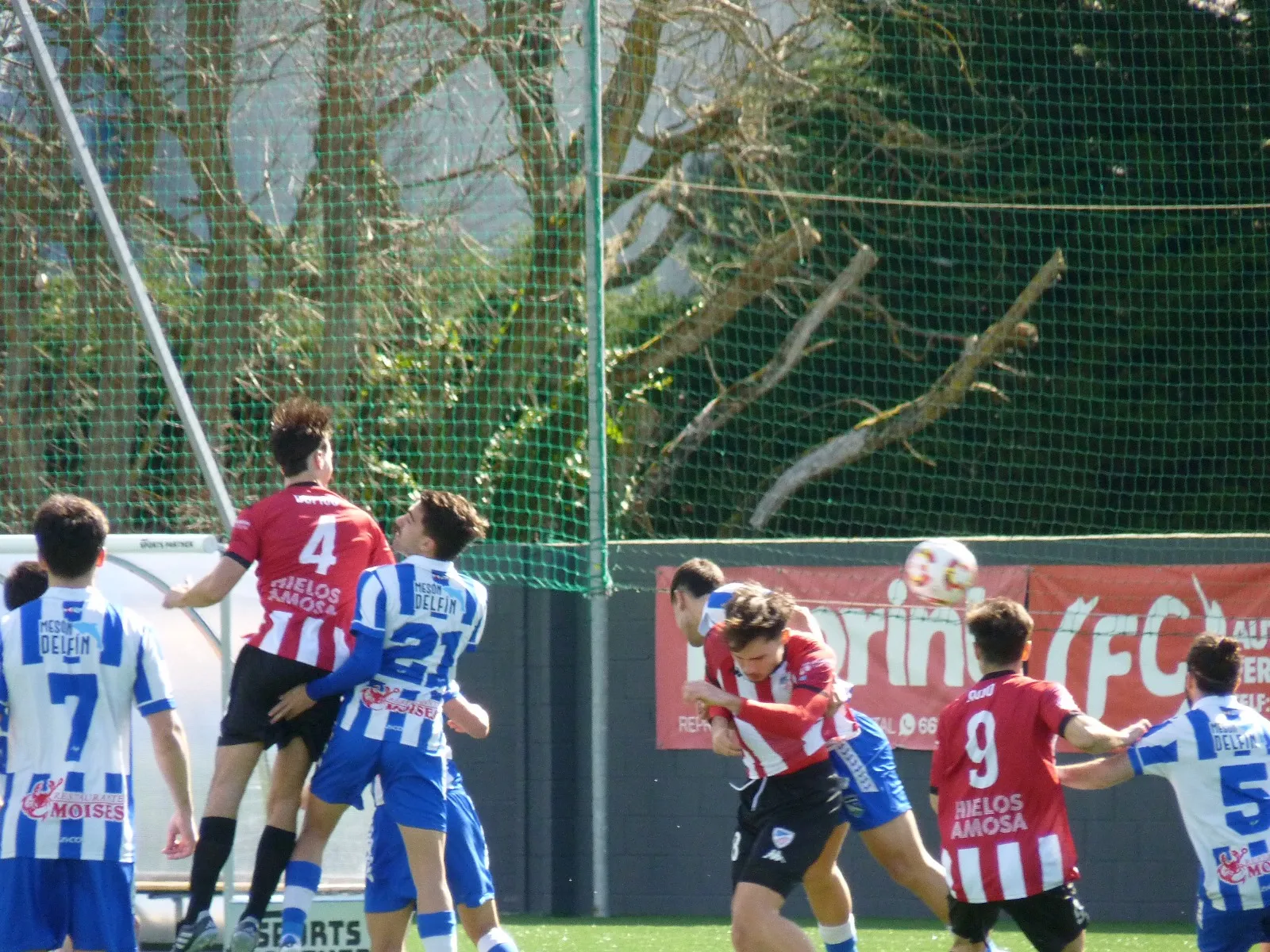Importante triunfo del At. Arteixo sobre el Valladares en un duelo directo por la permanencia (1-0)