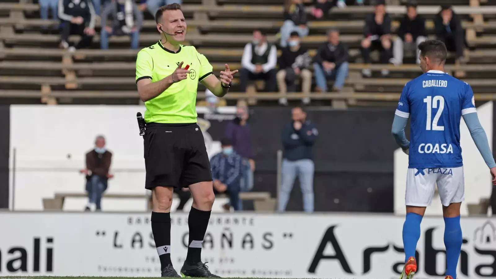 ⚖️ El valenciano Sergio Escriche, el árbitro que no pasa desapercibido, dirigirá el Osasuna B 🆚 Racing de Ferrol 🔥