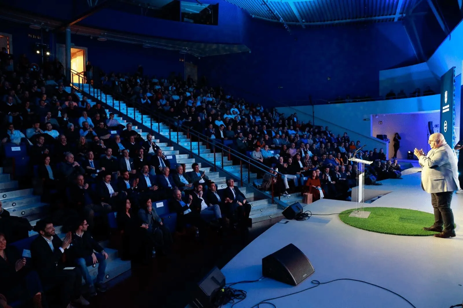 Pablo Prieto, nuevo presidente de la RFGF, recibe un clamoroso apoyo en su presentación oficial