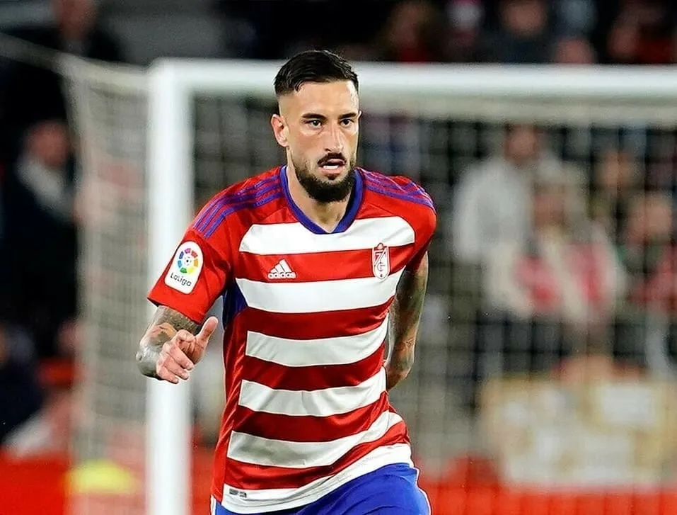 Erick Cabaco, garra y poderío uruguayo para reforzar la zaga del Racing de Ferrol