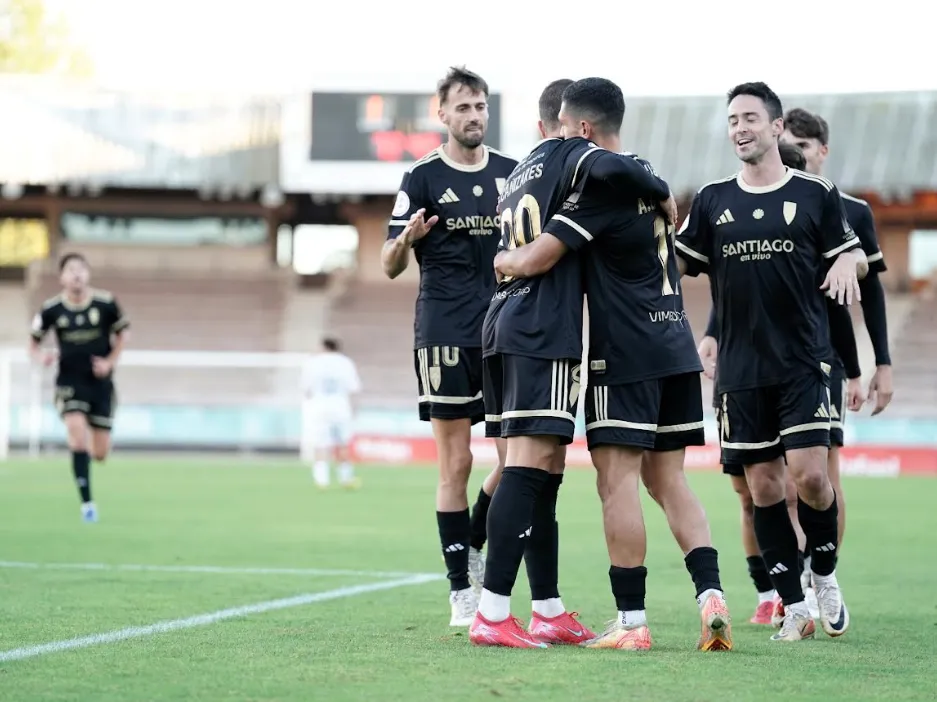 🔥 El Compos no levanta el pie: nueva victoria y liderato firme 💪💙