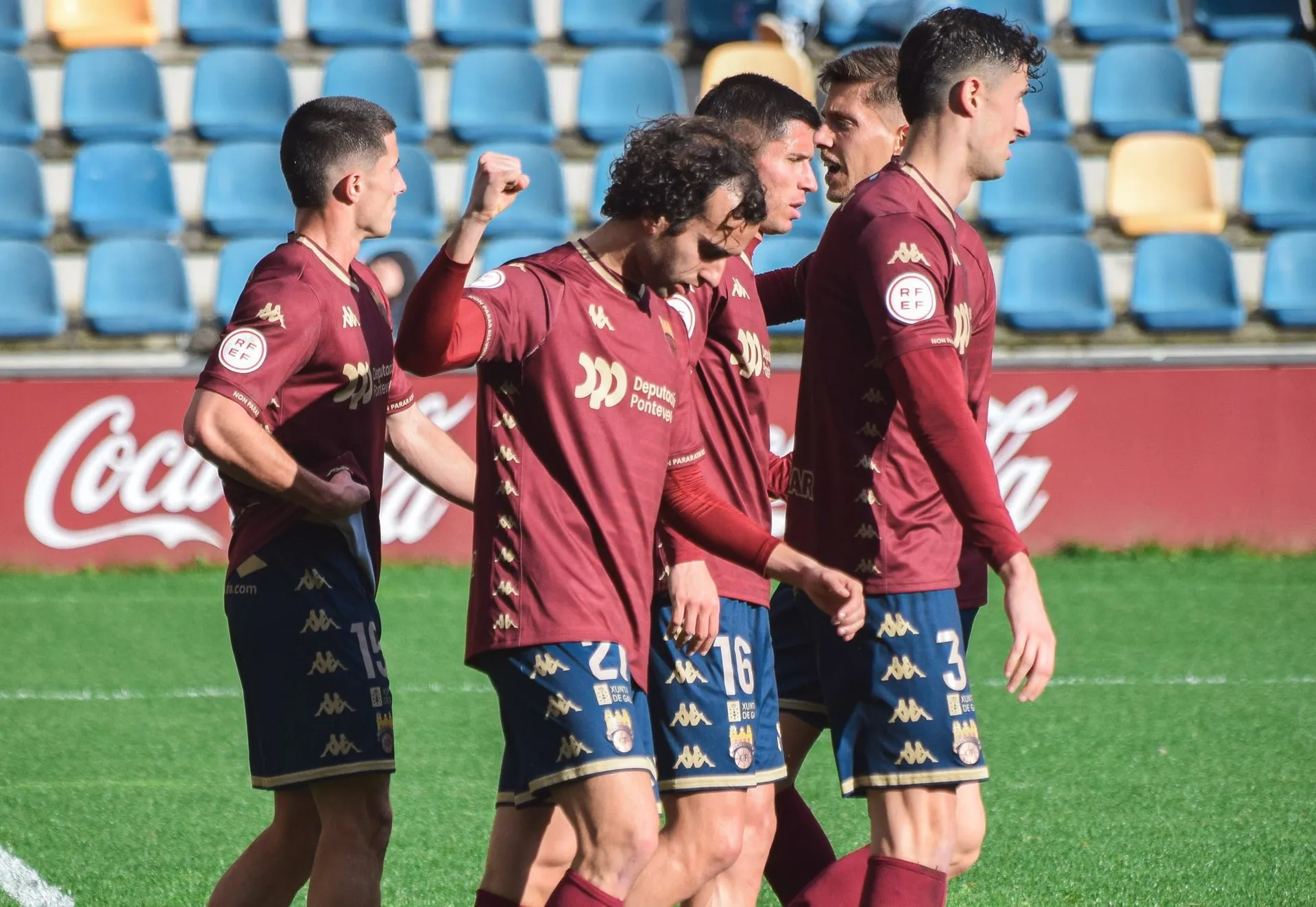 🧨 ¡Fichaje de pólvora para el Compos! El aresano Charly llega con el gol entre ceja y ceja ⚽🔥