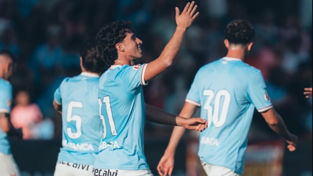 Hugo González vuelve a llamar a la puerta del primer equipo del Celta