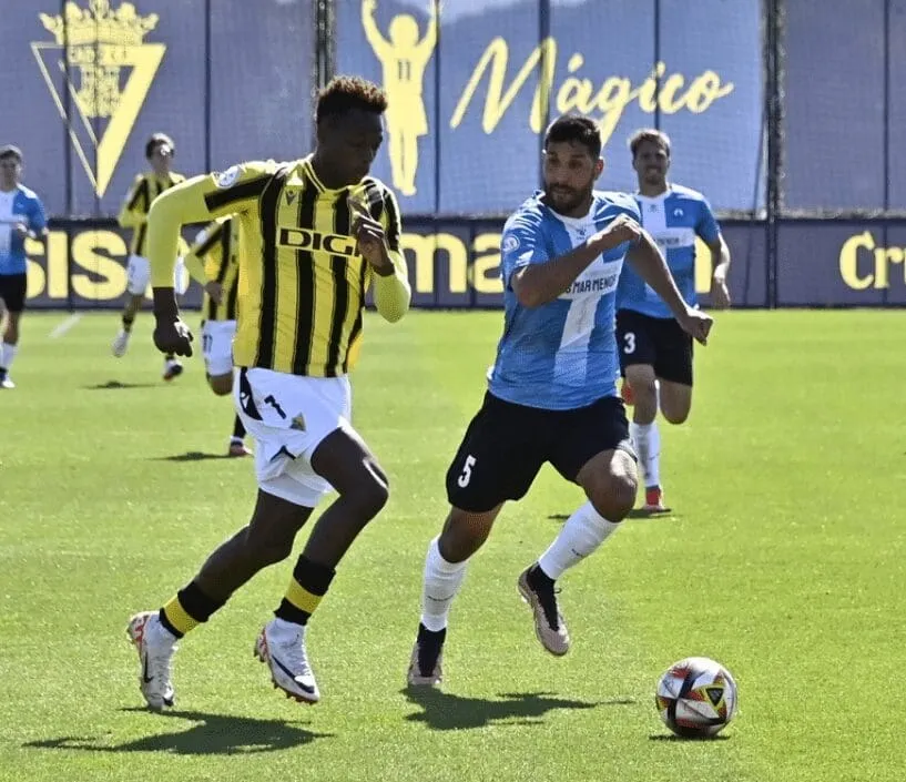 Refuerzo caribeño en As Eiroas: Kensly Vázquez se une al Bergantiños cedido por el Cádiz