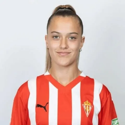 IN THE CÓRNER | Antía Mayo (Sp. Gijón): "Ojalá marque un gol como ante el Oviedo"