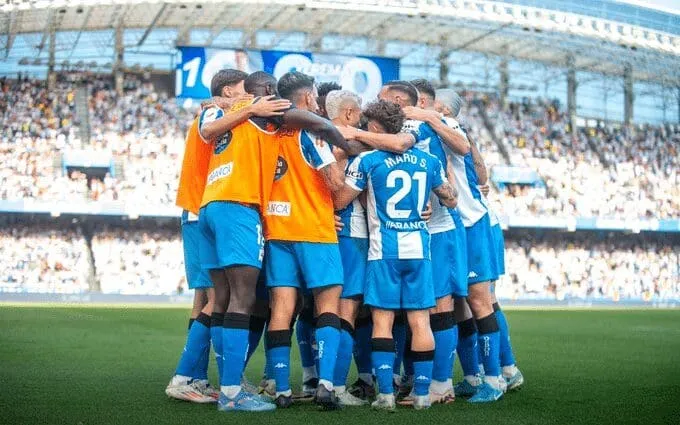 El Deportivo busca continuar su buena racha en Los Cármenes ante un Granada necesitado