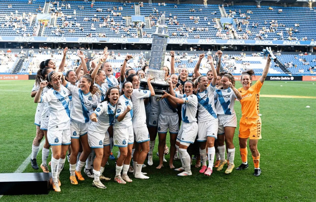 Riazor celebra con el Deportivo Abanca: Las coruñesas se imponen al Athletic y alzan el Teresa Herrera"
